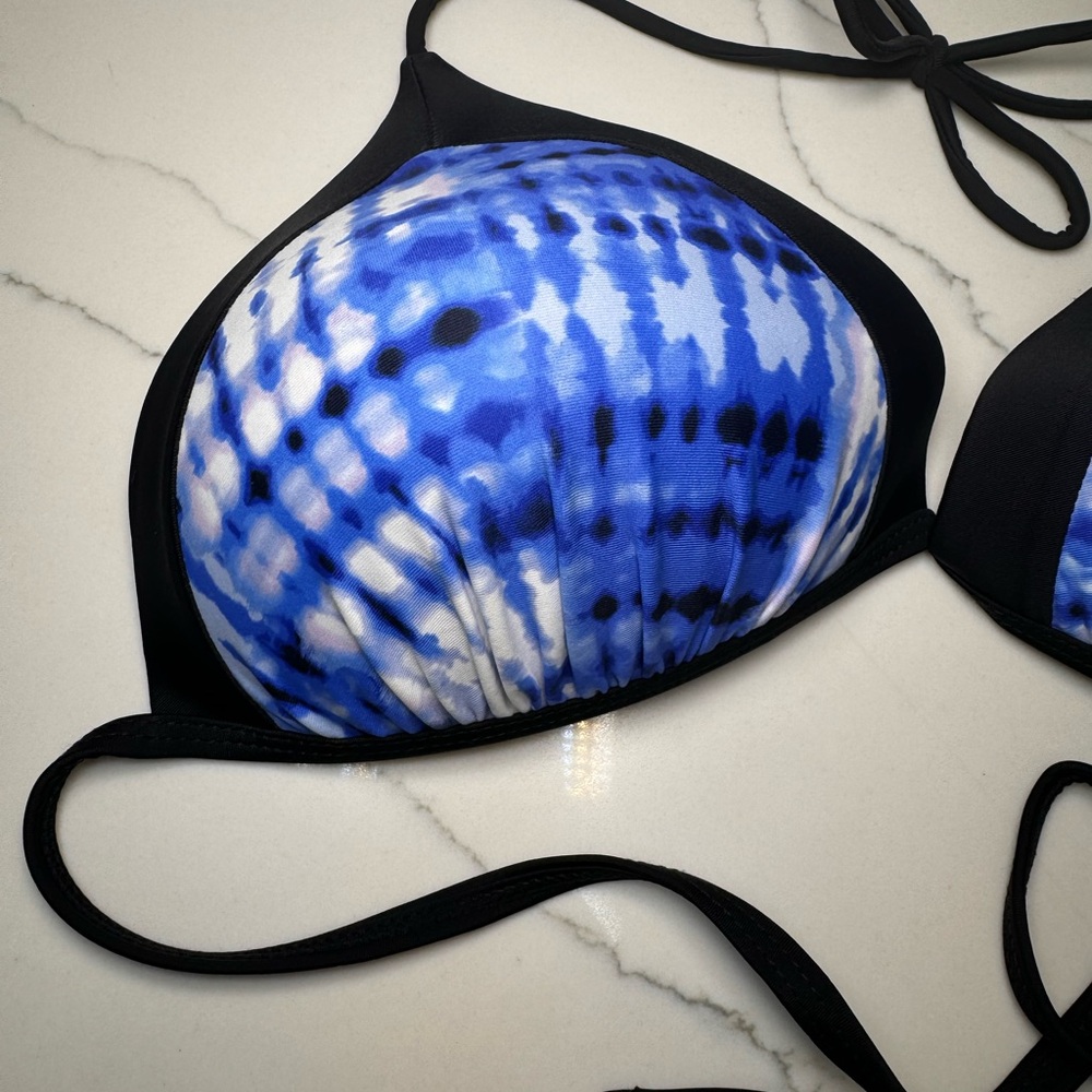 No Boundaries Blue and White Tie Dye Bikini Top - Picture 5 of 9